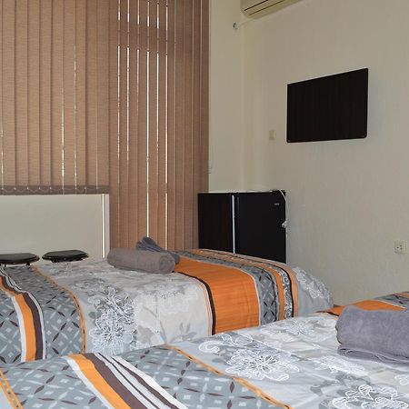 Dionis Hotel Петрич Экстерьер фото