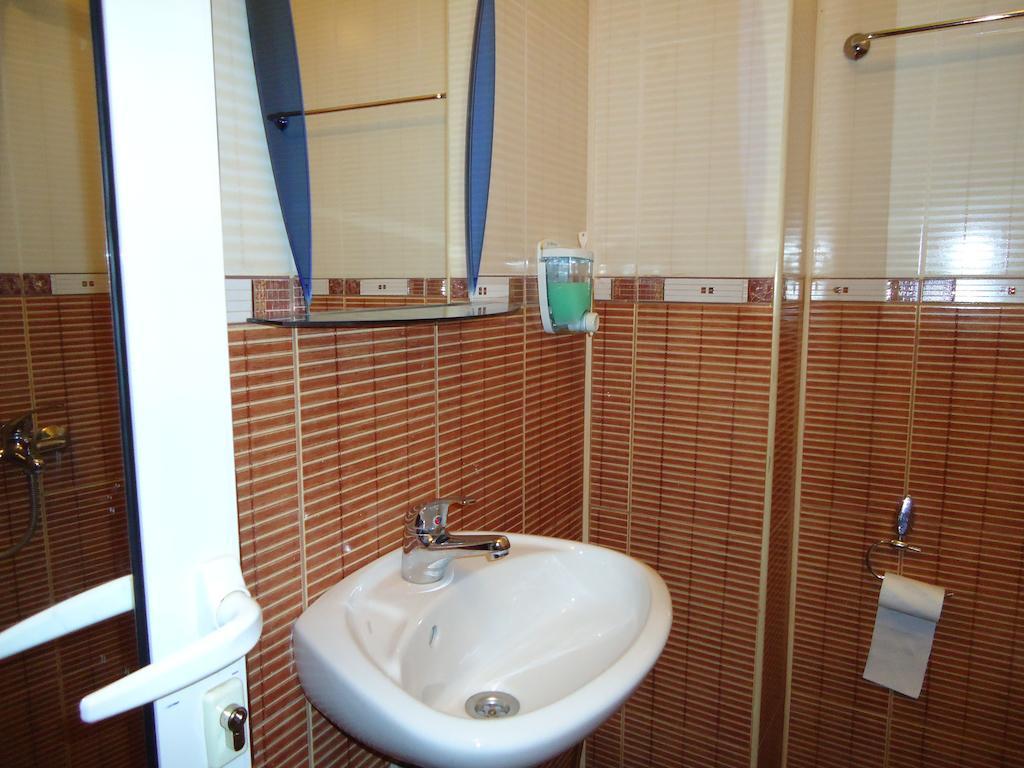Dionis Hotel Петрич Номер фото